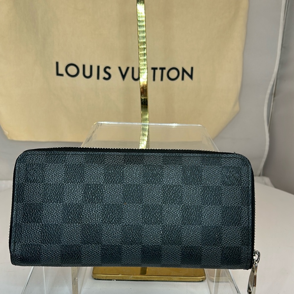 Louis Vuitton LOUIS VUITTON Wallet